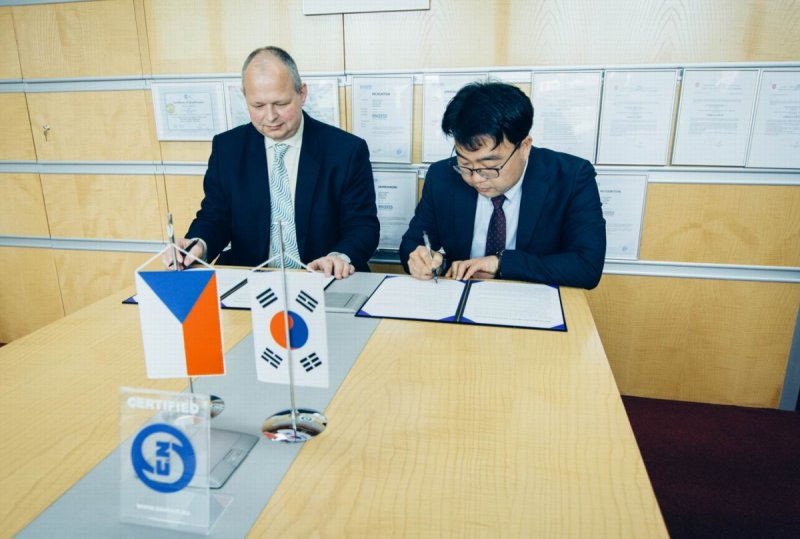 High technology by S-Fuelcell, South Korea, in preparatory stage for certification in cooperation with SZU