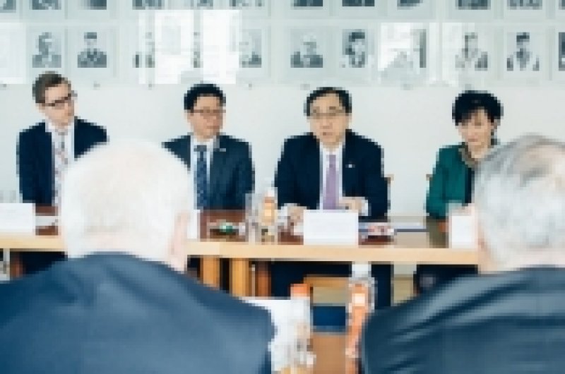 Ředitel SZÚ se setkal s velvyslancem Korejské republiky