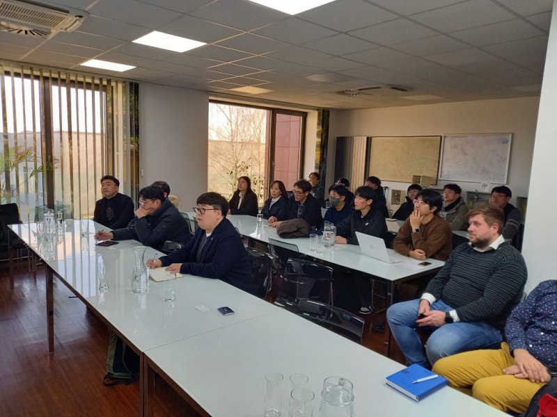 Consortium of Korean companies at SZU